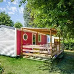 Kemping Mobil-home Avec Terrasse Pour 6 Personnes - Api-1-52-655 *