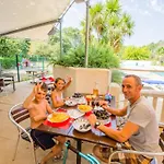 Mobil-home Avec Terrasse Pour 6 Personnes - Api-1-52-655 *